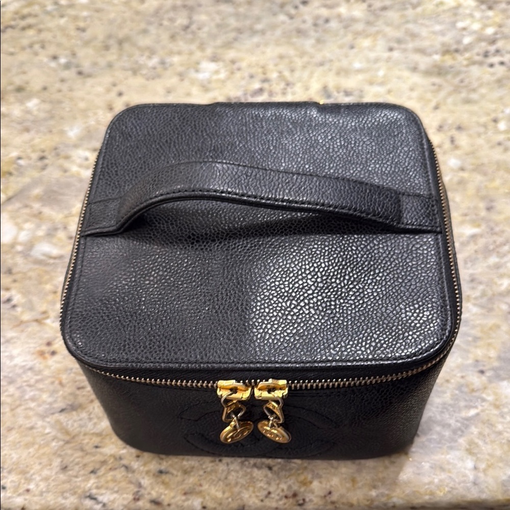 Chanel Black Leather Vanity Case - Picture 3 of 16